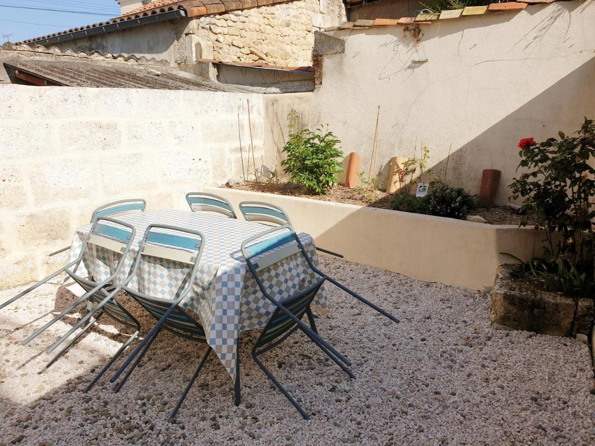 Maison De Ville Confortable Avec Cour Interieure Angoulême Eksteriør bilde